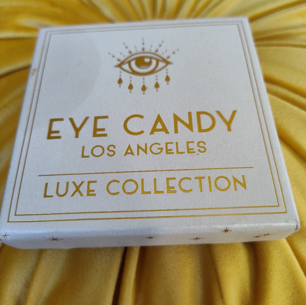 Eye Candy Luxe Earrings Rhinestone - Picture 3 of 12